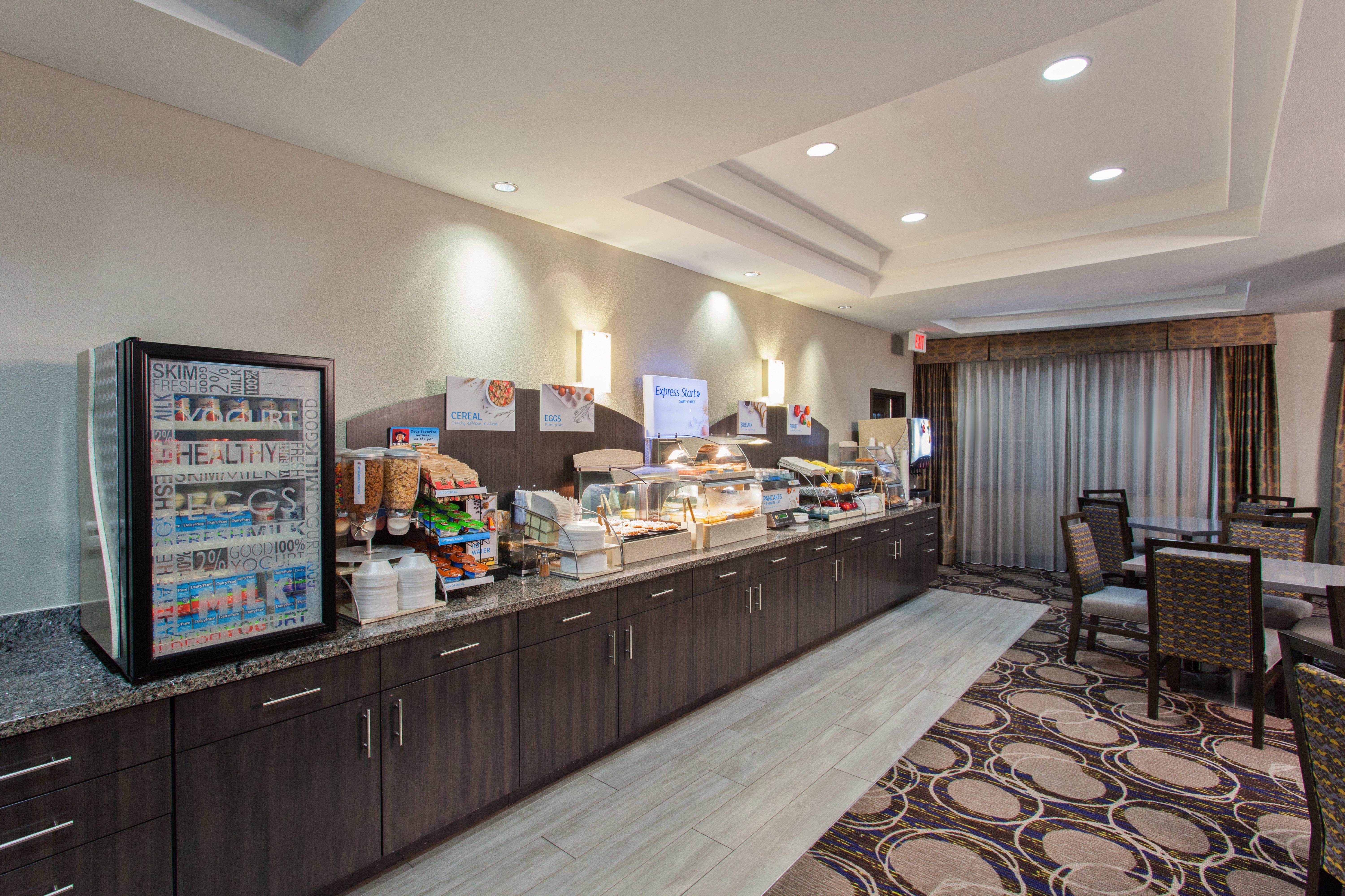 Holiday Inn Express & Suites Wharton By Ihg Exterior foto