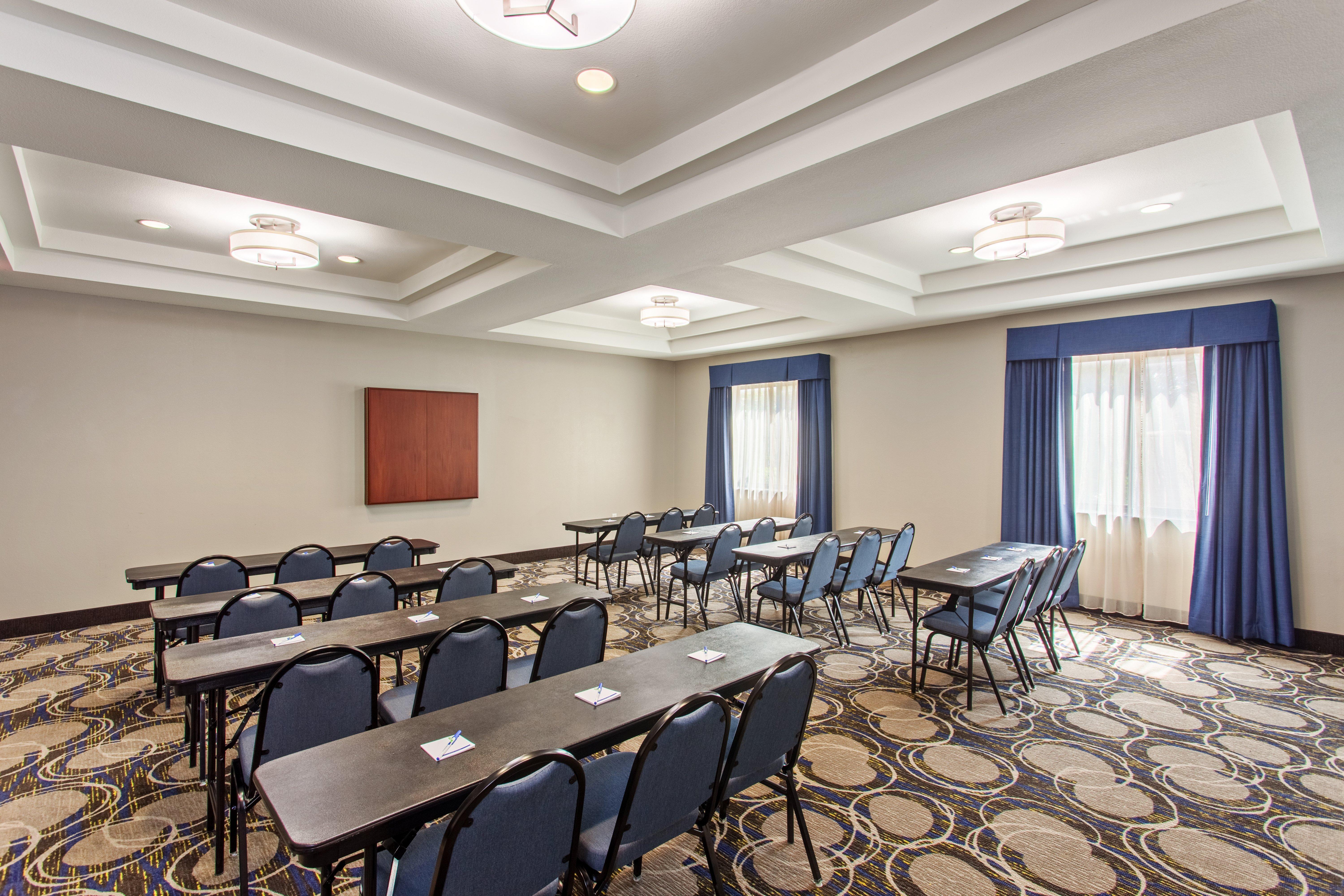 Holiday Inn Express & Suites Wharton By Ihg Exterior foto