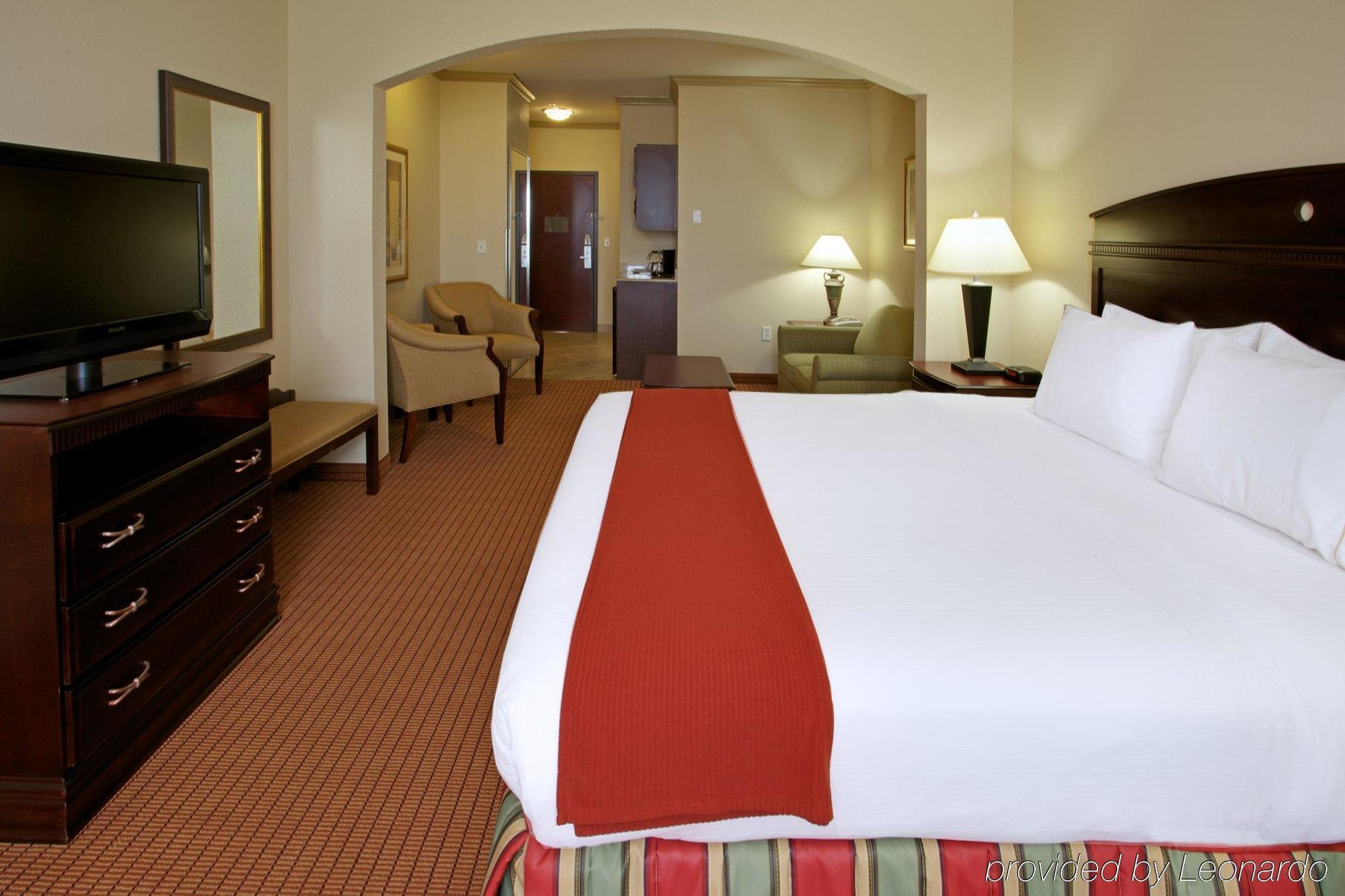 Holiday Inn Express & Suites Wharton By Ihg Habitación foto